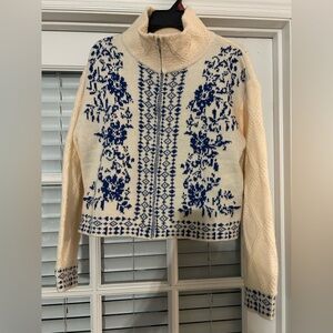 Blue and Cream Patterned Women's Zip up cardigan Sweater/ size Large